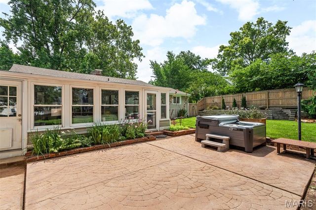 965 Cleveland Avenue, St Louis, MO 63122