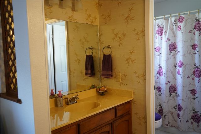 601 Seco Dr, Portland, TX 78374