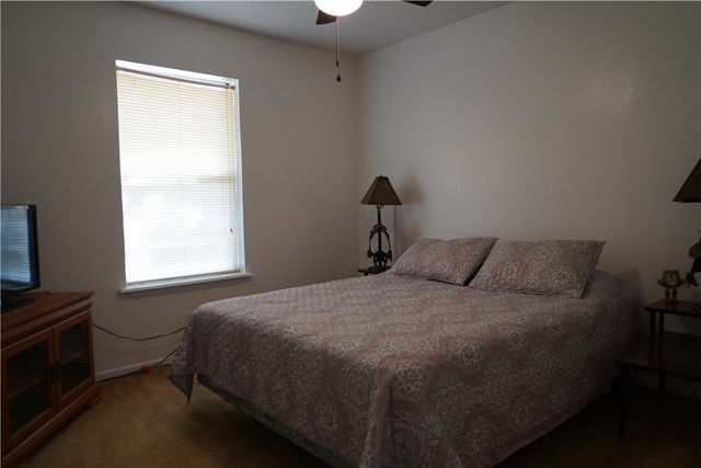 601 Seco Dr, Portland, TX 78374