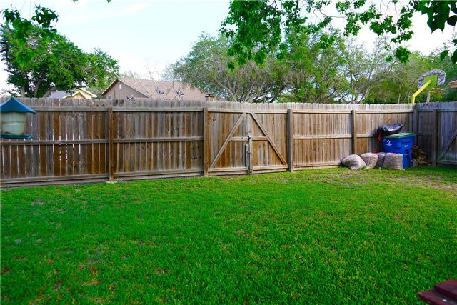 601 Seco Dr, Portland, TX 78374