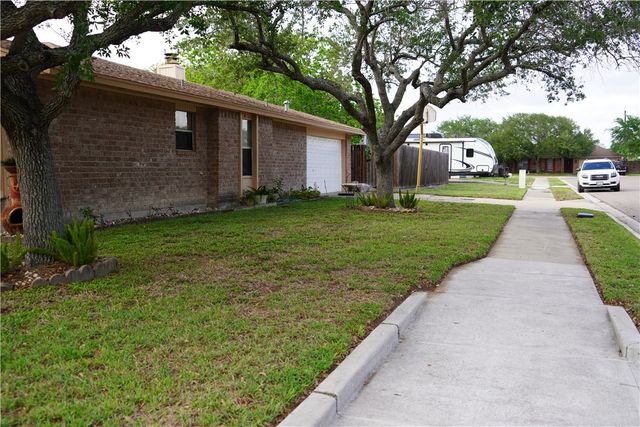 601 Seco Dr, Portland, TX 78374