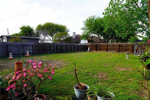 601 Seco Dr, Portland, TX 78374