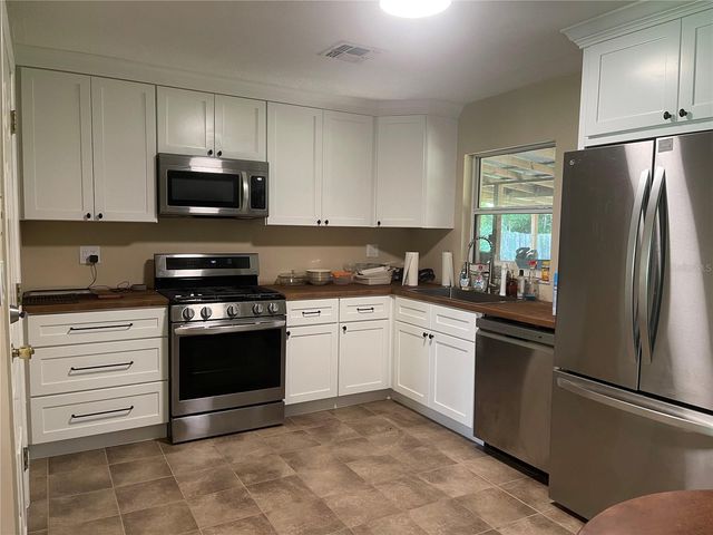 4704 NE 20TH AVENUE, Ocala, FL 34479