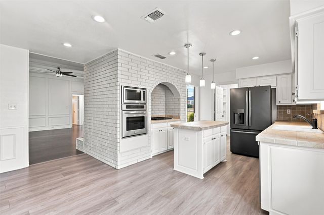 3802 Cromwell Drive, Carrollton, TX 75007