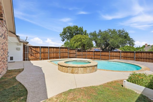 3802 Cromwell Drive, Carrollton, TX 75007