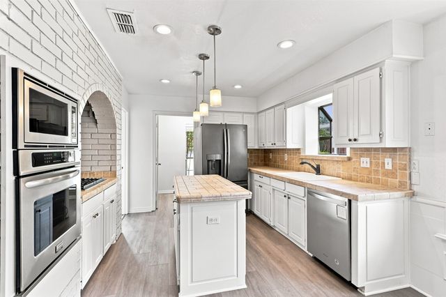3802 Cromwell Drive, Carrollton, TX 75007