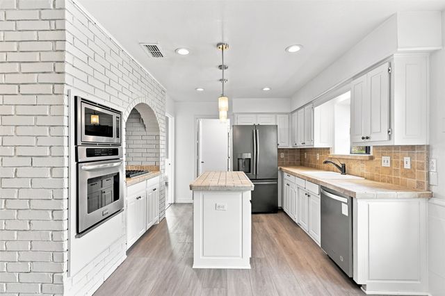 3802 Cromwell Drive, Carrollton, TX 75007