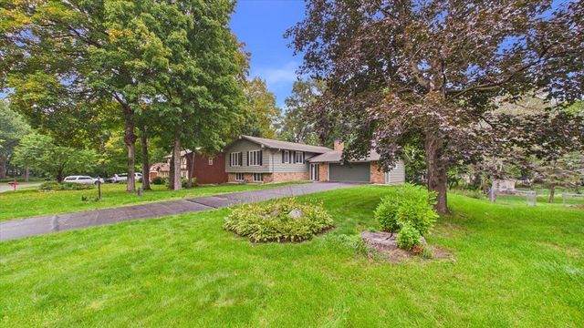 2230 Urbandale Lane N, Plymouth, MN 55447