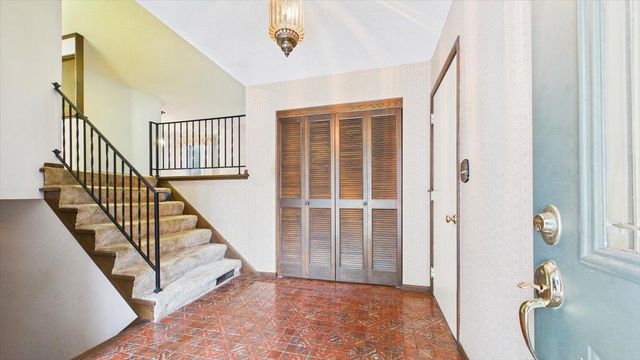 2230 Urbandale Lane N, Plymouth, MN 55447
