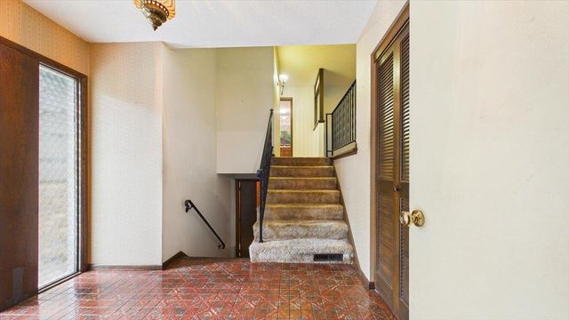 2230 Urbandale Lane N, Plymouth, MN 55447