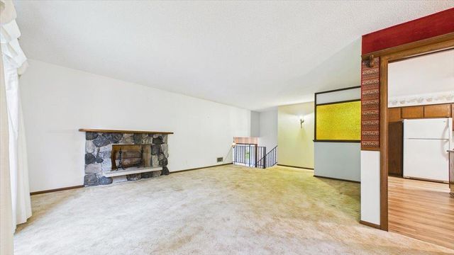 2230 Urbandale Lane N, Plymouth, MN 55447