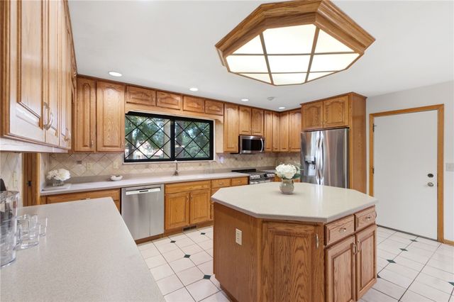 1593 Woodland Trail, Beavercreek Twp, OH 45385