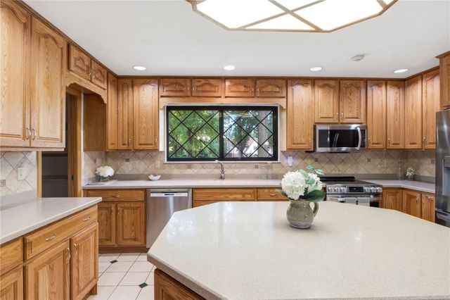 1593 Woodland Trail, Beavercreek Twp, OH 45385