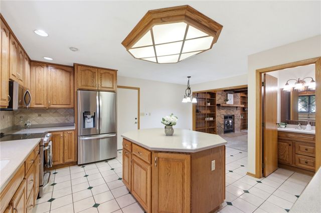1593 Woodland Trail, Beavercreek Twp, OH 45385