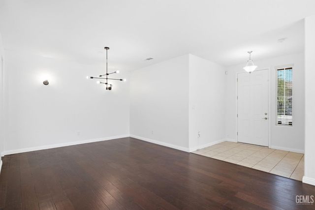 12413 Jacksonville Avenue, Bakersfield, CA 93312