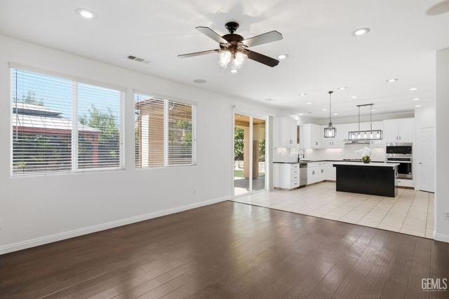 12413 Jacksonville Avenue, Bakersfield, CA 93312