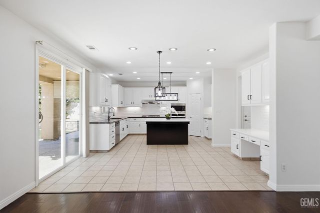 12413 Jacksonville Avenue, Bakersfield, CA 93312