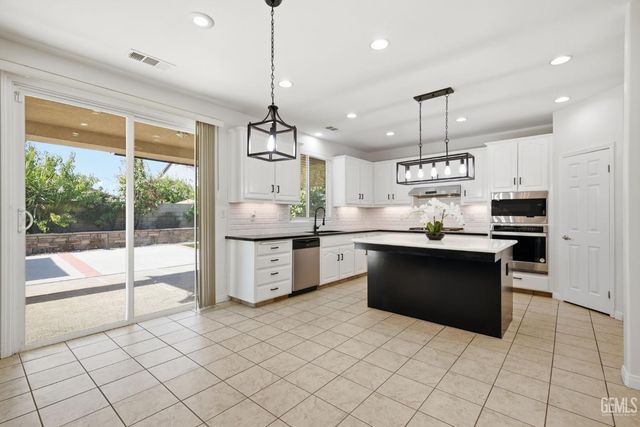 12413 Jacksonville Avenue, Bakersfield, CA 93312