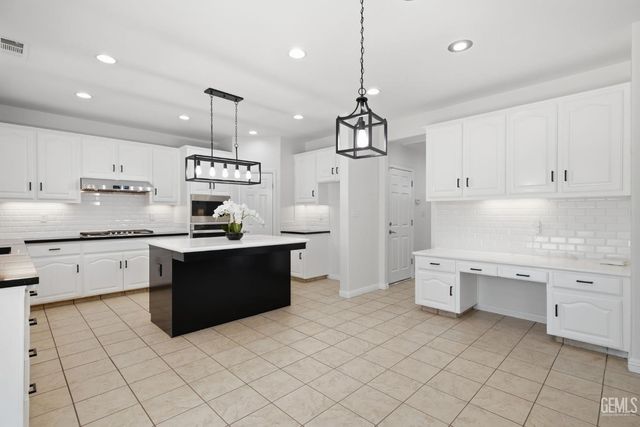 12413 Jacksonville Avenue, Bakersfield, CA 93312