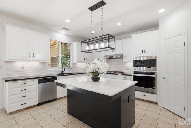 12413 Jacksonville Avenue, Bakersfield, CA 93312