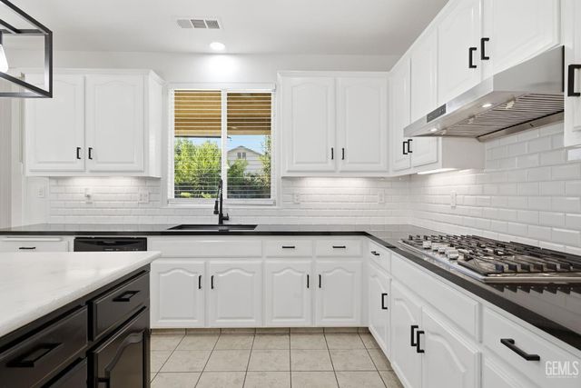 12413 Jacksonville Avenue, Bakersfield, CA 93312