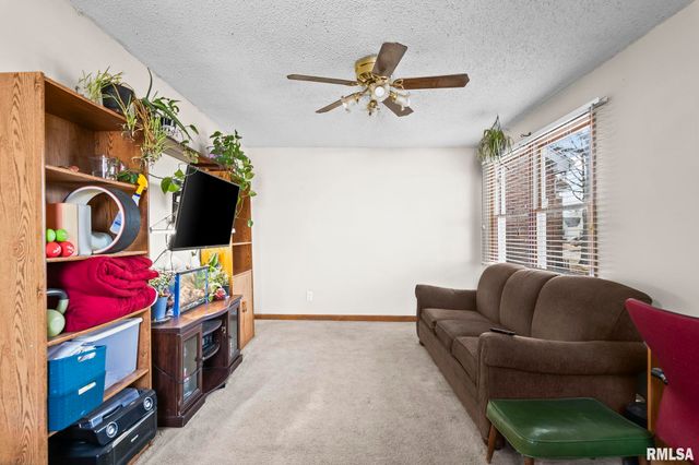 2072 N 20TH Street, Springfield, IL 62702