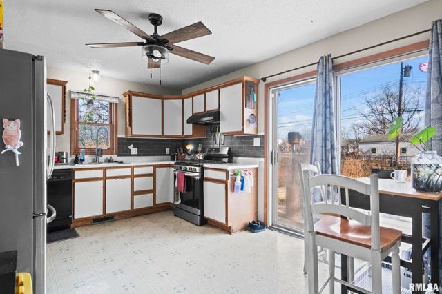 2072 N 20TH Street, Springfield, IL 62702