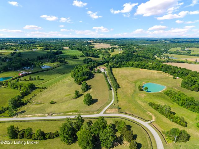 304 Hutchins Ridge Rd, Bardstown, KY 40004