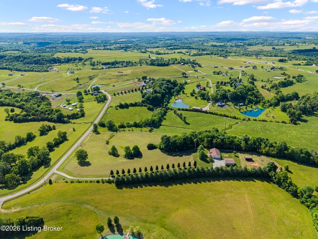 304 Hutchins Ridge Rd, Bardstown, KY 40004