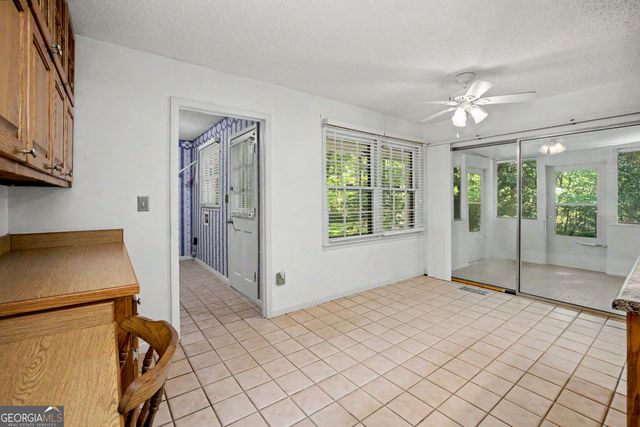 490 Hawthorne Drive, Fayetteville, GA 30214