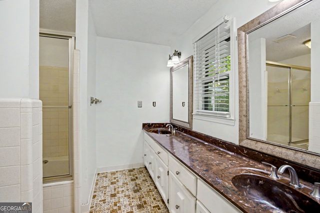 490 Hawthorne Drive, Fayetteville, GA 30214