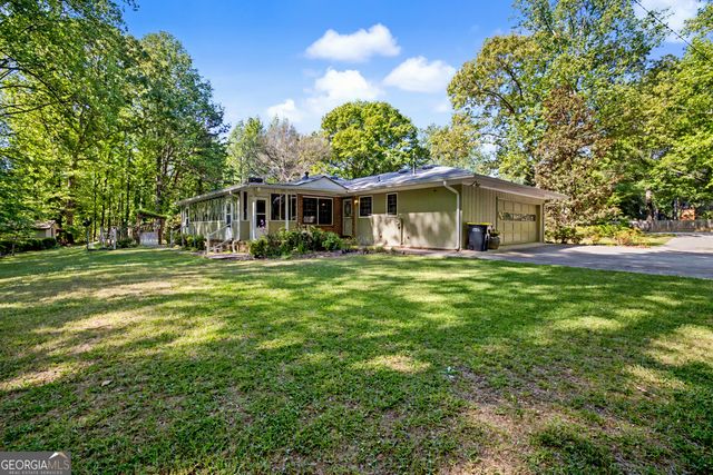 490 Hawthorne Drive, Fayetteville, GA 30214