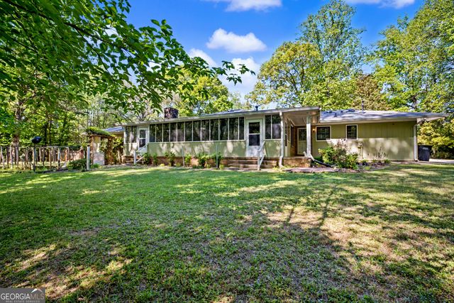 490 Hawthorne Drive, Fayetteville, GA 30214