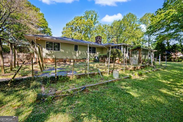 490 Hawthorne Drive, Fayetteville, GA 30214