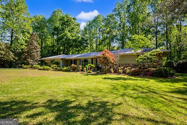 490 Hawthorne Drive, Fayetteville, GA 30214