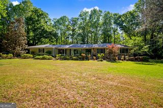 490 Hawthorne Drive, Fayetteville, GA 30214