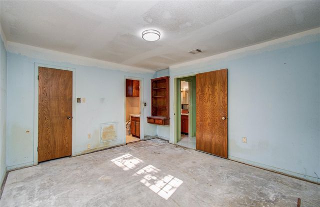 6003 Hoover Street, Houston, TX 77092