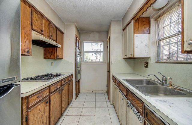 6003 Hoover Street, Houston, TX 77092