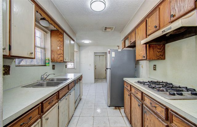 6003 Hoover Street, Houston, TX 77092