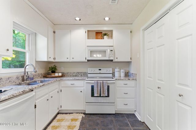 5049 Ferndale Road, Wilmington, NC 28411