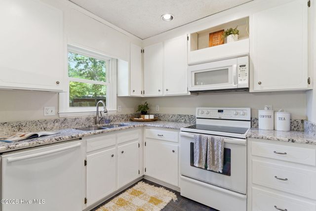 5049 Ferndale Road, Wilmington, NC 28411
