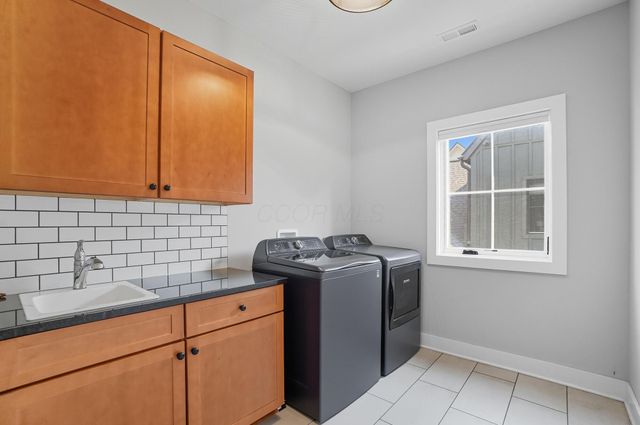 2872 Kobuk Drive, Columbus, OH 43228