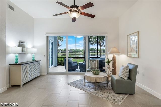 9255 Museo CIR 102, Naples, FL 34114