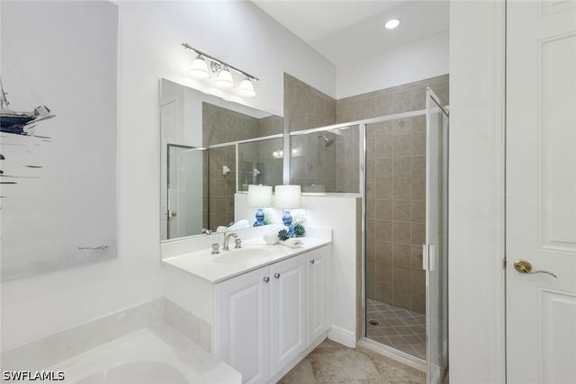 9255 Museo CIR 102, Naples, FL 34114