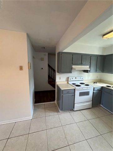 824 Huntly DR, Chesapeake, VA 23320