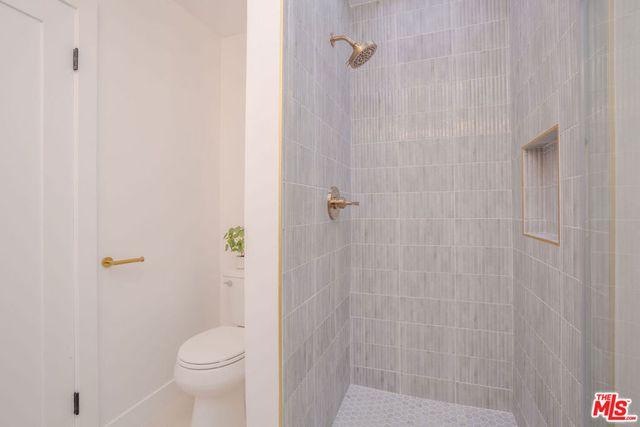 923 Larker Avenue, Los Angeles, CA 90042