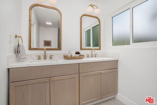 923 Larker Avenue, Los Angeles, CA 90042