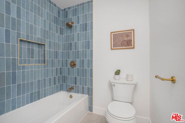 923 Larker Avenue, Los Angeles, CA 90042