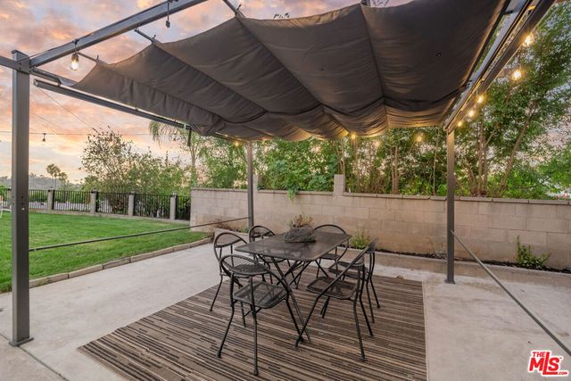 923 Larker Avenue, Los Angeles, CA 90042