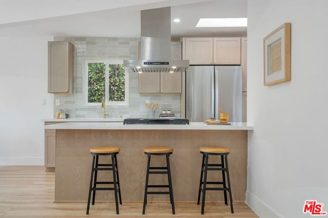 923 Larker Avenue, Los Angeles, CA 90042